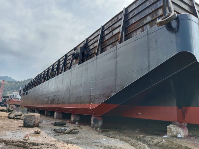 Perawatan cat marine